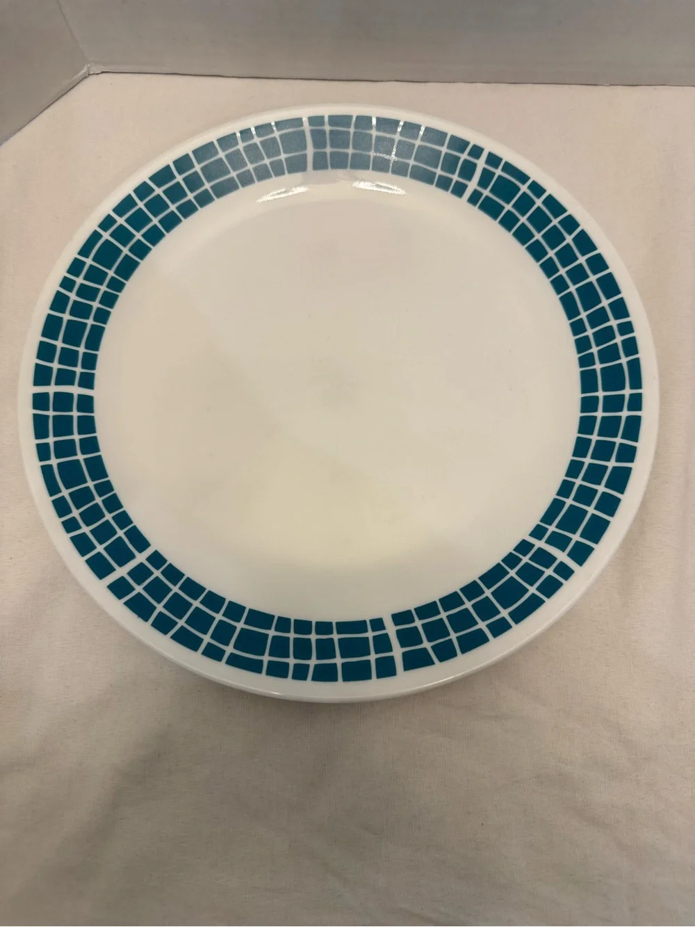 8-Piece Corelle Vitrelle Aqua Tiles Pattern - 4 Dinner Plates & 4 Dessert Plates